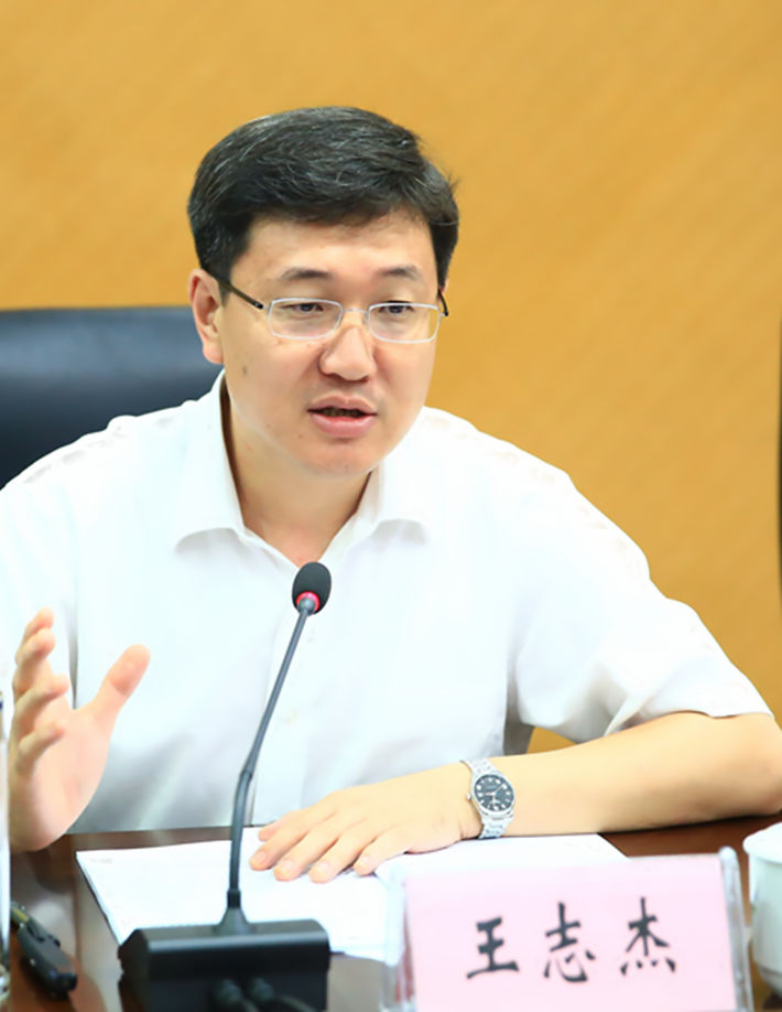 永川國(guó)家高新區(qū)戰(zhàn)略規(guī)劃和產(chǎn)業(yè)發(fā)展規(guī)劃征求意見(jiàn)會(huì)在“山城”勝利召開(kāi)