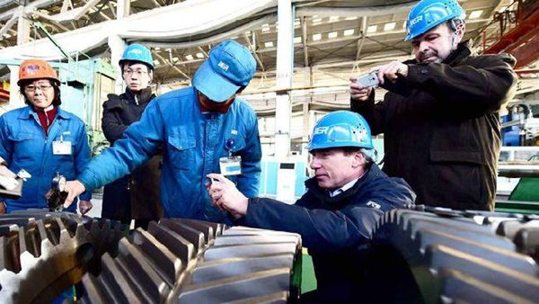 經(jīng)濟(jì)學(xué)家:“一帶一路”與“中國(guó)制造2025”如何有效對(duì)接