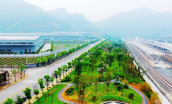 萬盛經(jīng)開區(qū)：推動資源型城市轉(zhuǎn)型發(fā)展再上新臺階