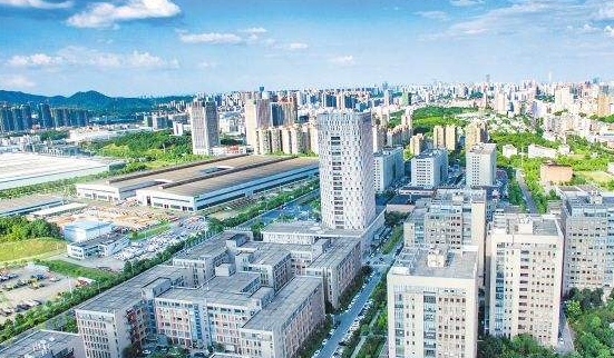 強(qiáng)產(chǎn)業(yè)優(yōu)服務(wù)，跑出發(fā)展加速度——雨花經(jīng)開區(qū)加快轉(zhuǎn)型升級(jí)